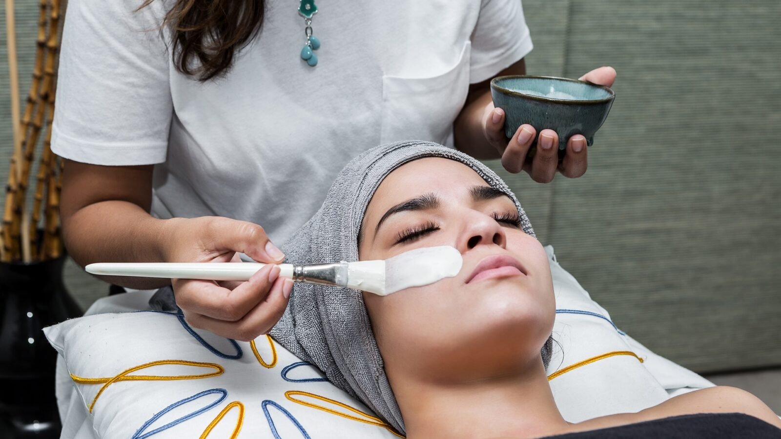 Tips For Maintaining Healthy Skin With Facials