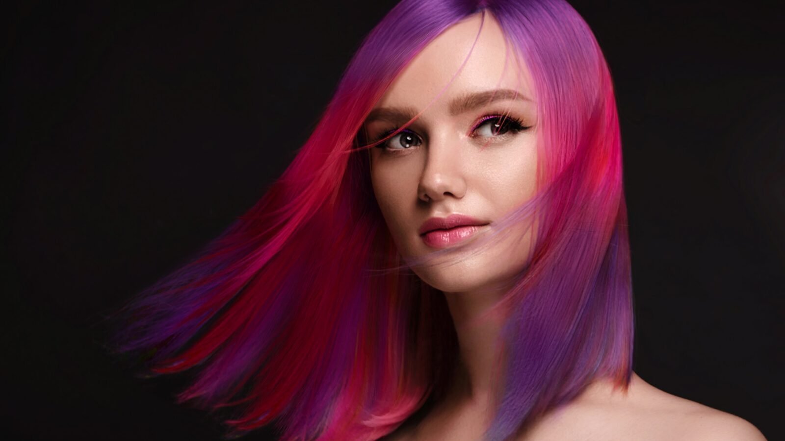 Bold Hair Trends for 2024: Colors, Cuts, and Accessories