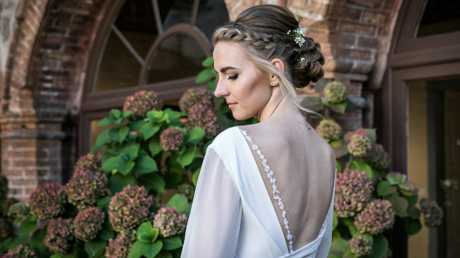 Perfect Up-Dos for Special Occasions