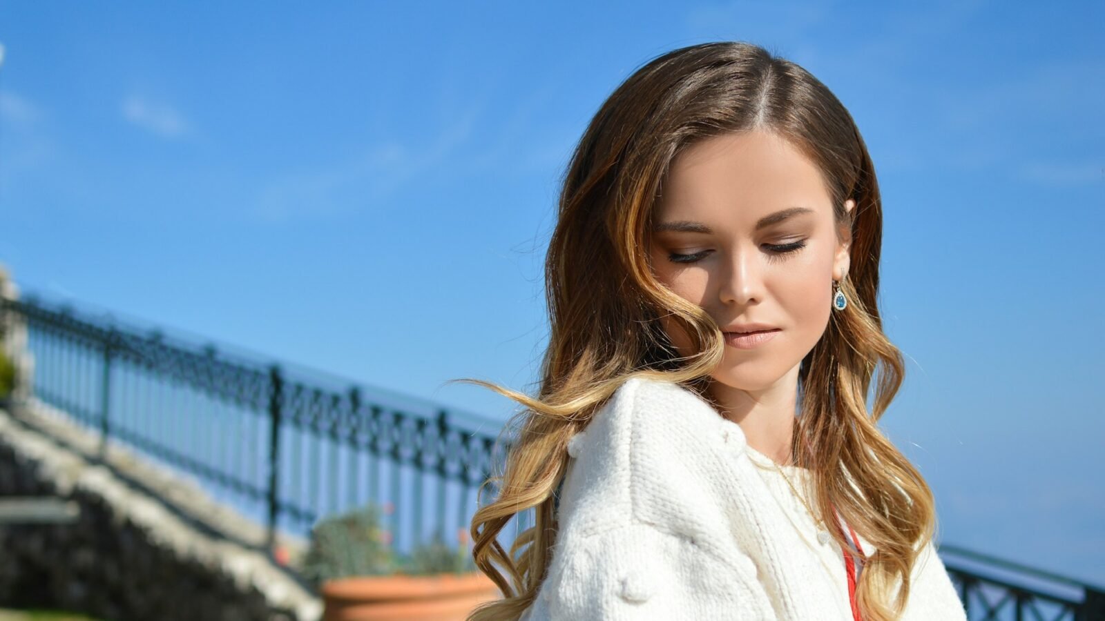Enhance Hair Depth with Partial Balayage Techniques