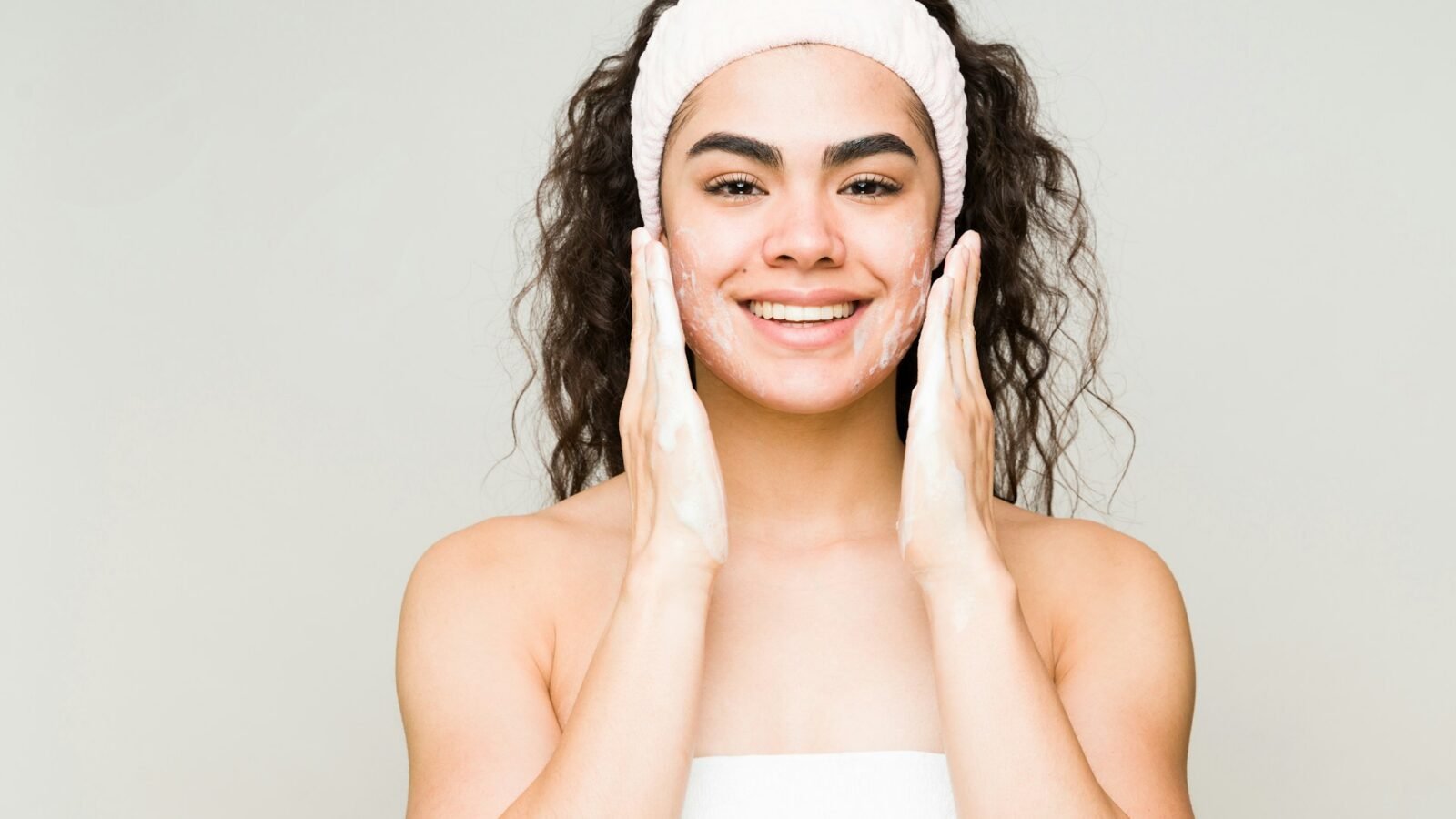 Discover Deep Facial Cleanser Techniques