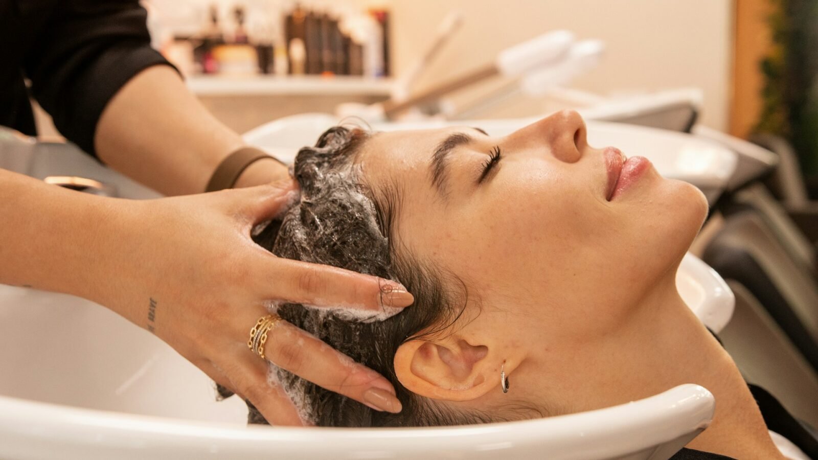 Signs You’re in a Truly Professional Hair Salon