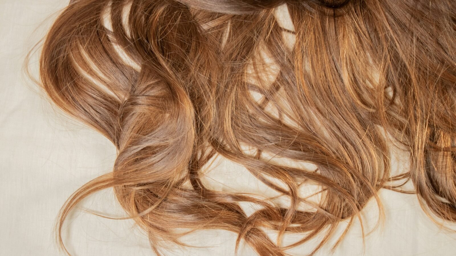 How Hair Extensions React to Chlorine and Heat